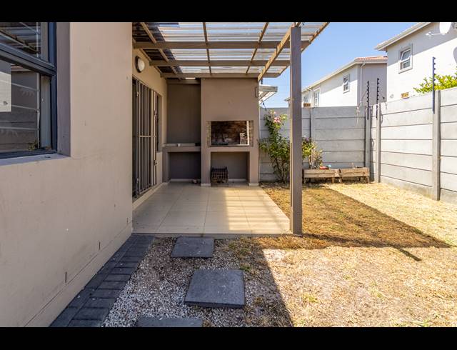 3 BEDROOM FREEHOLD FOR SALE IN PARKLANDS NORTH